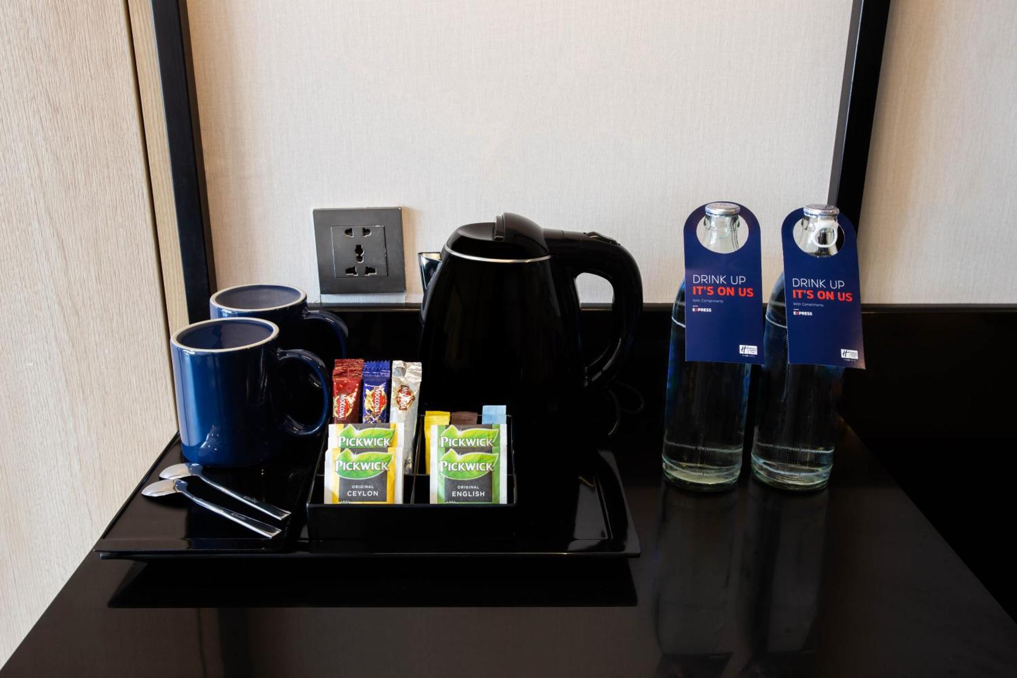 Holiday Inn Express & Suites Bangkok Central Pier By Ihg Zewnętrze zdjęcie