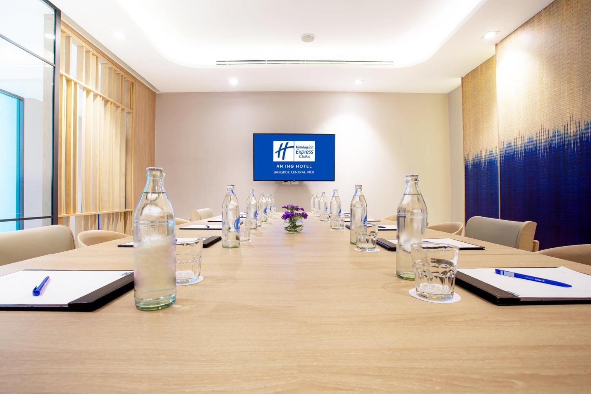 Holiday Inn Express & Suites Bangkok Central Pier By Ihg Zewnętrze zdjęcie